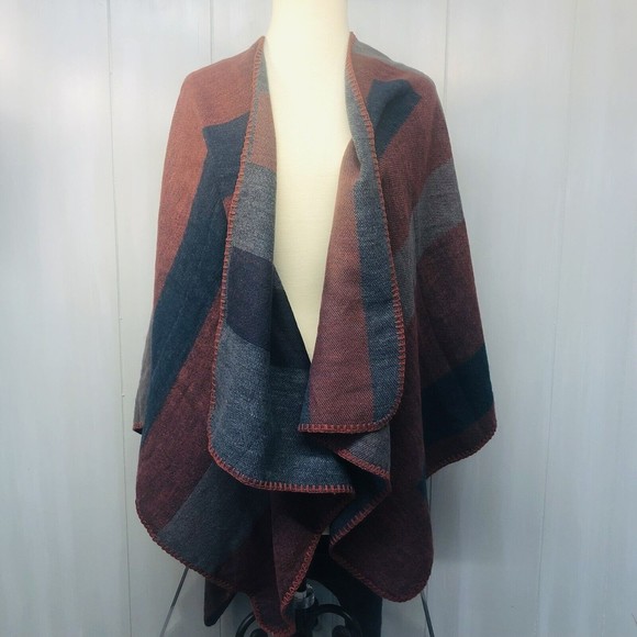 BB Dakota Poncho Cardigan One Size Fits All Gray Red Blue Reversible Fab Fit Fun - Picture 4 of 9